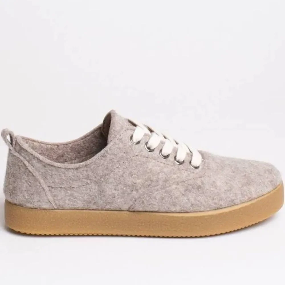 DNA Footwear Hope “This Was A Bottle” Sneakers NWT